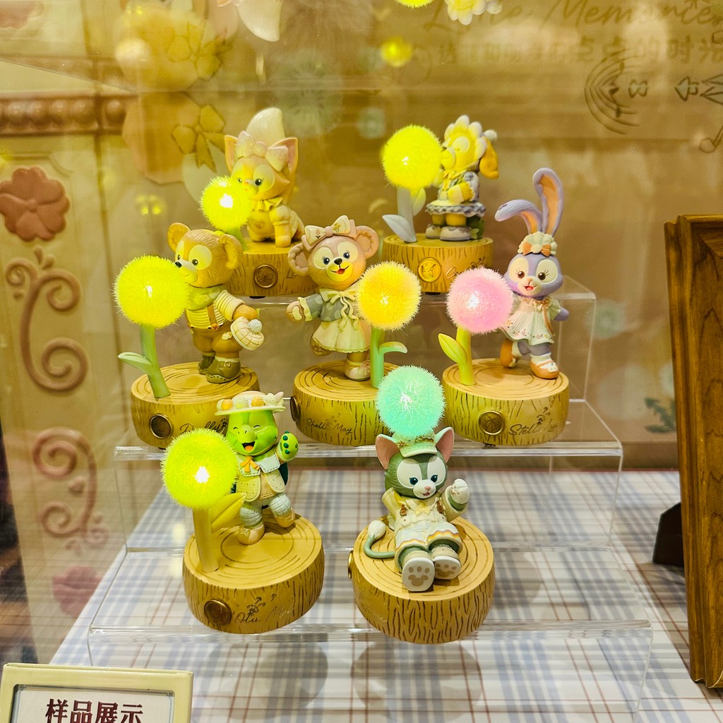Shanghai Disney Daigou Duffy และผองเพื่อน Little Time Belle Keqian Luminous Jewelry Mystery Box