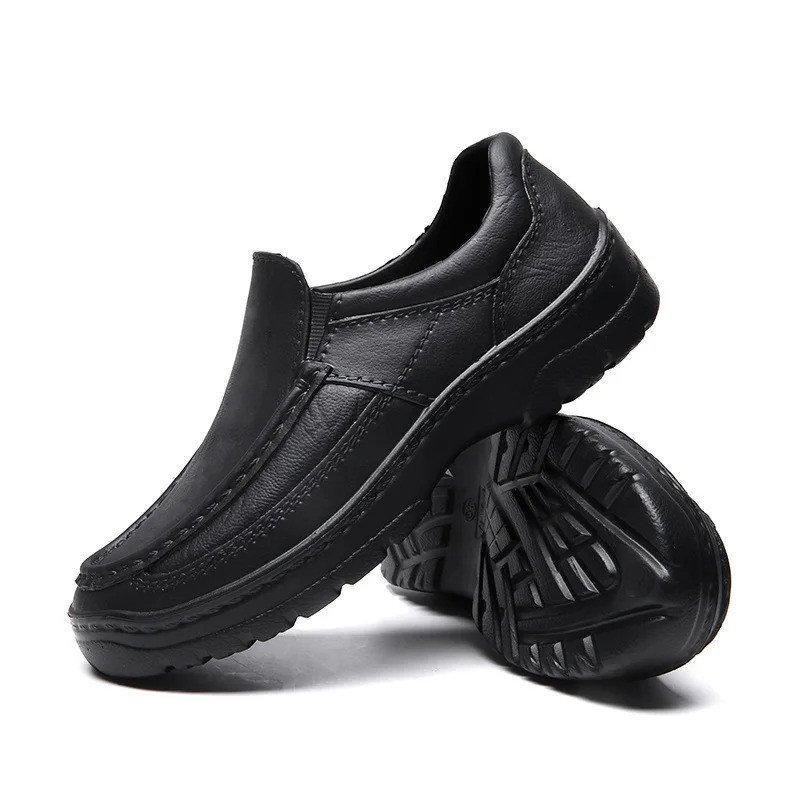 รองเท้าเชฟสไตล์ใหม่สําหรับผู้ชายลื่นน้ําหนักเบาLoafersกันน้ําและคราบรองเท้าผ้าใบสําหรับชายหนังเทียมร