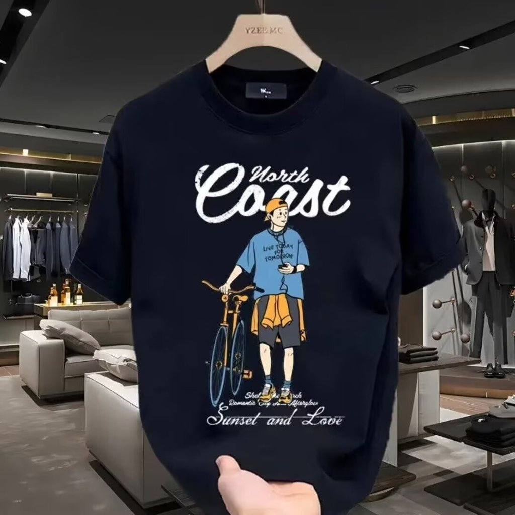 2026เสื้อยืดแขนสั้นญี่ปุ่นผู้ชาย2025 ฤดูร้อนสไตล์ใหม่รอบคอพิมพ์ด้านบนIns Streetสวมเสื้อยืดครึ่งแขนหล