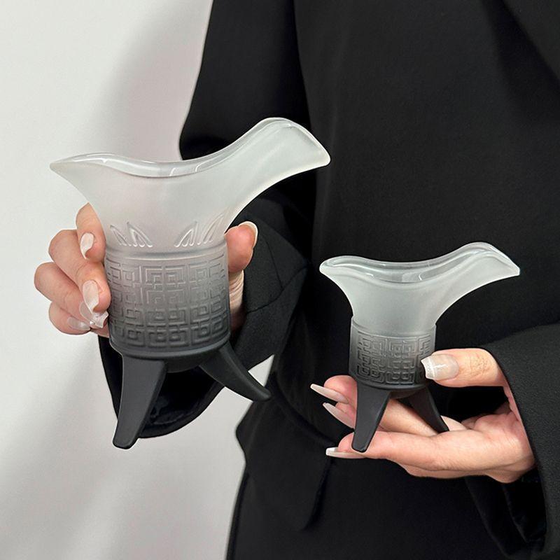 磨砂渐变黑帝王杯创意仿古爵杯家用复古秦始皇奶茶杯古代三足杯子20251208Frosted Gradient Black Emperor Cup Creative Antique Style Cup 