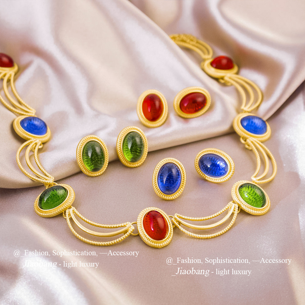 [บทกวีเรขาคณิตปาเลซ] โซ่กระดูกไหปลาร้ารูปไข่ยุคกลาง กilt สร้อยคอย้อนยุคสไตล์พระราชวังบาร็อคแสงหรูหรา