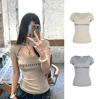 <Moss Queen> เสื้อยืดแขนสั้นพิมพ์ลายตัวอักษรสไตล์อเมริกันฤดูร้อนเสื้อคอยูทรงเข้ารูป