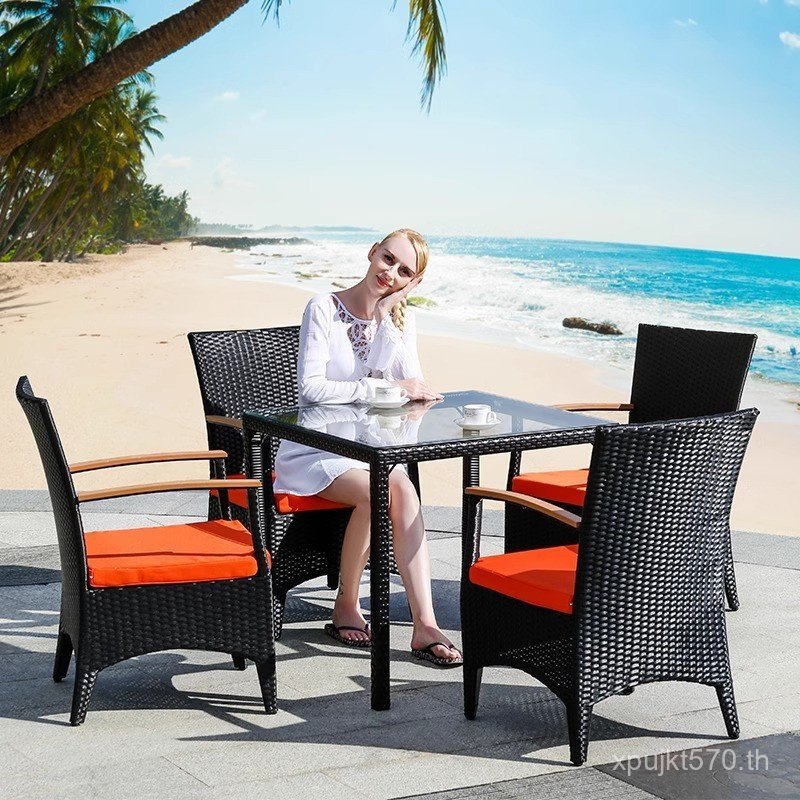 โต๊ะกาแฟกันน้ําพักผ่อน Terrace Villa โรงแรม Courtyard ระเบียงกลางแจ้งสวนกลางแจ้งเก้าอี้หวายโต๊ะเก้าอ