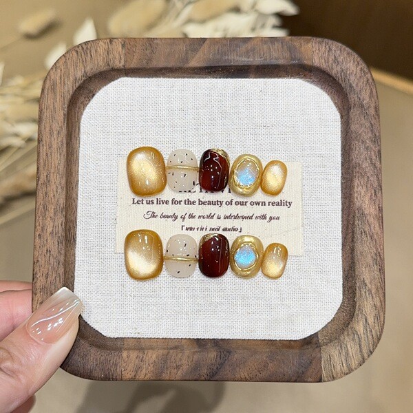 เล็บปลอม เล็บปลอม pvc เล็บปลอมสำเร็จรูปยาว [Lingyao] ins Style Cats Eye Handmade Wear Nails Boutique