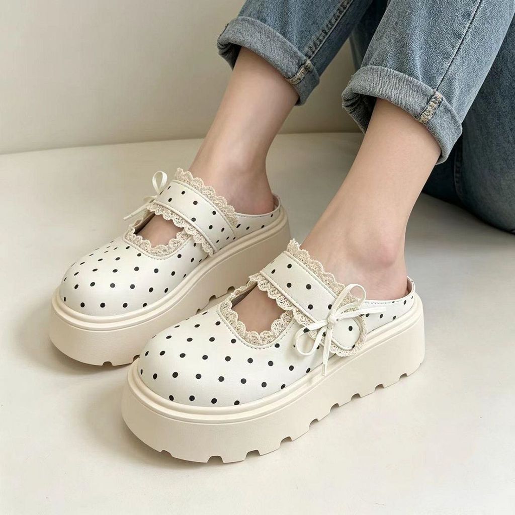 2025 สินค้าใหม่ใหม่สีดําสีขาว Polka Dot Mary Jane หนา Soled รองเท้าแตะครึ่งผู้หญิงสวมใส่ด้านนอกลูกไม้ Bow Baotou Lazy Mules20260512