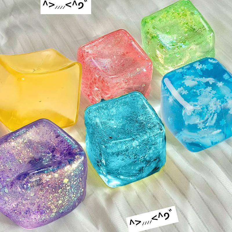 FG สกุชชี่หลากสี Ice Cube Fidget Stress Ball สําหรับกลุ่มทุกวัย HS