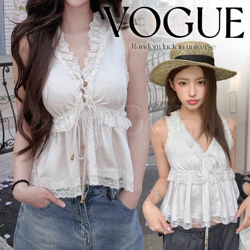Vogue🌟พร้อมส่ง🌟 เสื้อกล้ามจับจีบคอวี ดีไซน์ขอบลูกไม้พร้อมผูกเชือก น่ารักใส่ไปเที่ยว (FY5139)