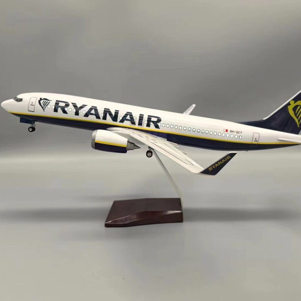 ไฟ LED ควบคุมเสียงขนาด 47 ซม. มีล้อ B737 เครื่องบิน B737-800 Ireland Ryan Airlines ของสะสม