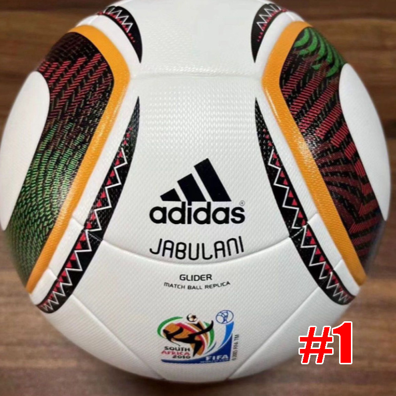 ฟุตบอลลายพราง ใช้ในการแข่งขันและฝึกฝน outdoor เช่น FIFA World Cup ในแอฟริกาใต้