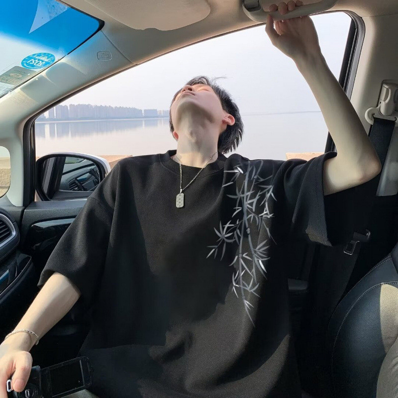 2026แฟชั่น2026สไตล์ฮ่องกงIns Streetสวมเสื้อยืดแขนสั้นผู้ชายฤดูร้อนสไตล์อเมริกันRuffianหล่อStreetหลวม