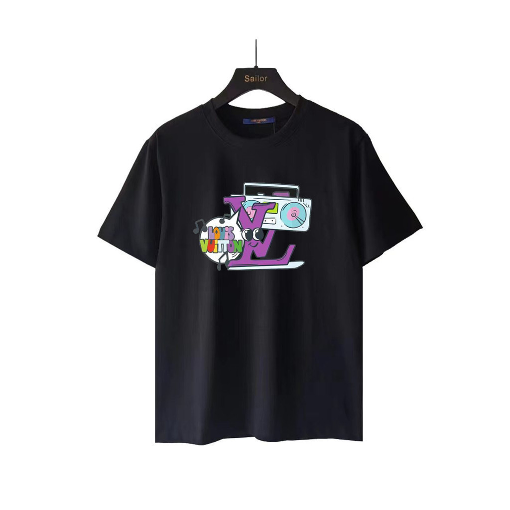 LOU * IS VUIT * TON/L * V/2026 ต้นฤดูใบไม้ผลิสไตล์ใหม่เสื้อยืดแขนสั้นผู้ชายผู้หญิงคู่สไตล์ Co-Brande