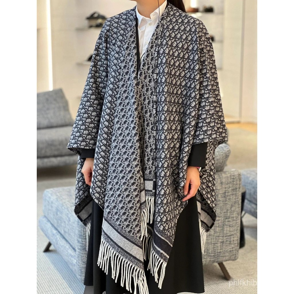 ผ้าพันคอกับเสื้อคลุมในสไตล์ของ Zhang Ziyi