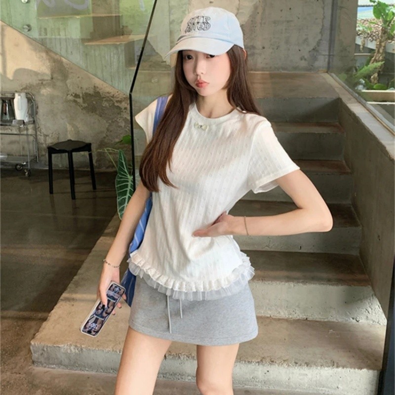 shayne-เสื้อยืดสตรี เสื้อแขนสั้น สีทึบ ประกบลูกไม้ เรียบง่าย หวาน น่ารัก แฟชั่นสบาย ๆ
