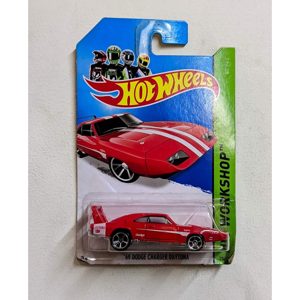 Hot Wheels 69 Dodge Charger Daytona – สีแดง
