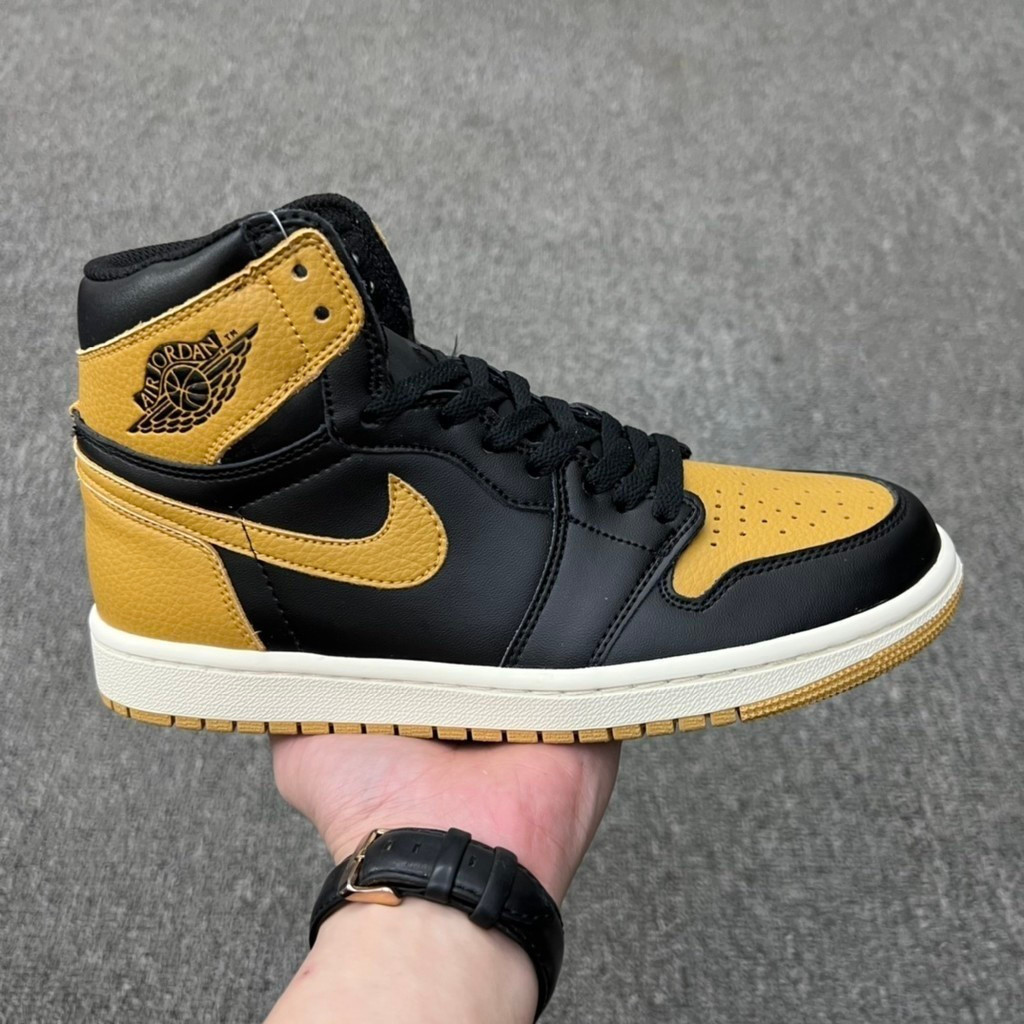 Air 1 High OG "Metal Gold" Tini Upper Black Gold AJ1 คุณภาพสูง Tini รองเท้าบาสเก็ตบอลรองเท้ากีฬากลาง