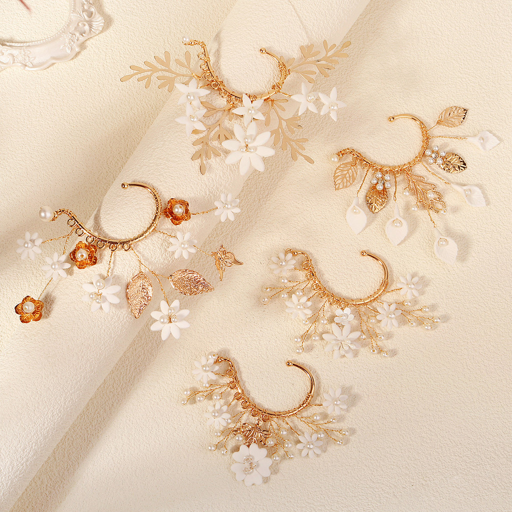 ต่างหูดอกไม้สีขาว ออกแบบเอง ประดับใบไม้สีทองและหูคลิปกระดูก สไตล์โมรি หมายเลข 12.13