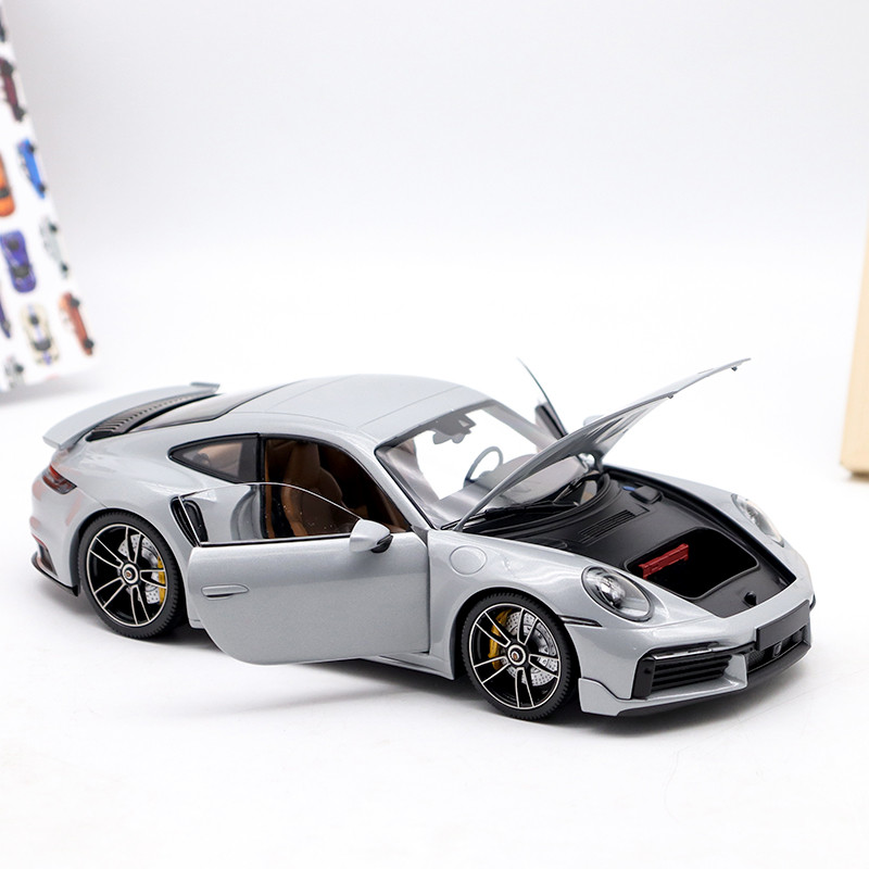 2021 Porsche 911 992 Turbo S Mini Cut Original Factory 1: 18 โมเดลรถจําลอง