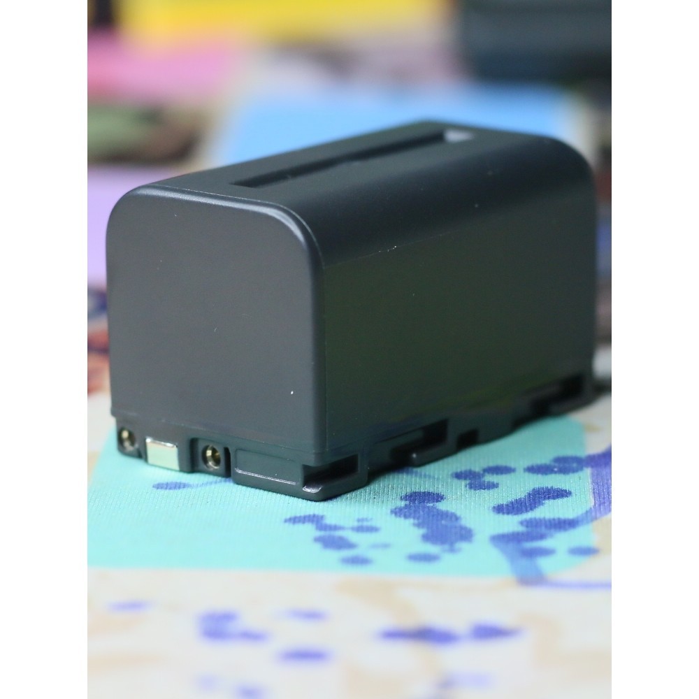 NP-FS21 battery compatible with Sony FS11 F20 F10 PC2 PC3 PC4 PC5 FS20 charger