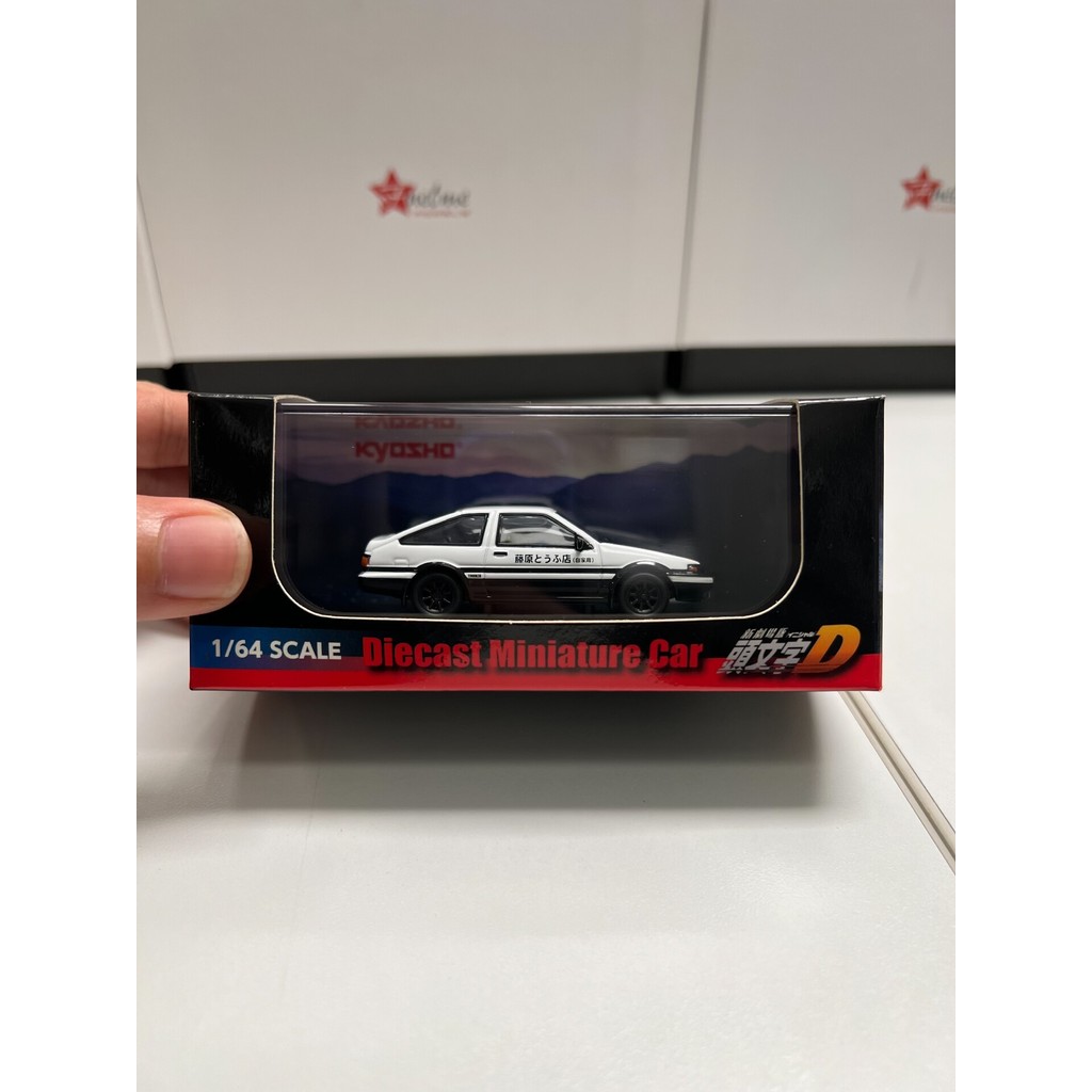 Jingshang kyosho Initial D Theatrical Version AE86 1: 64 สินค้าใหม่ ภาพถ่ายปกสีดํา AE86 ราคาดี เปิดต