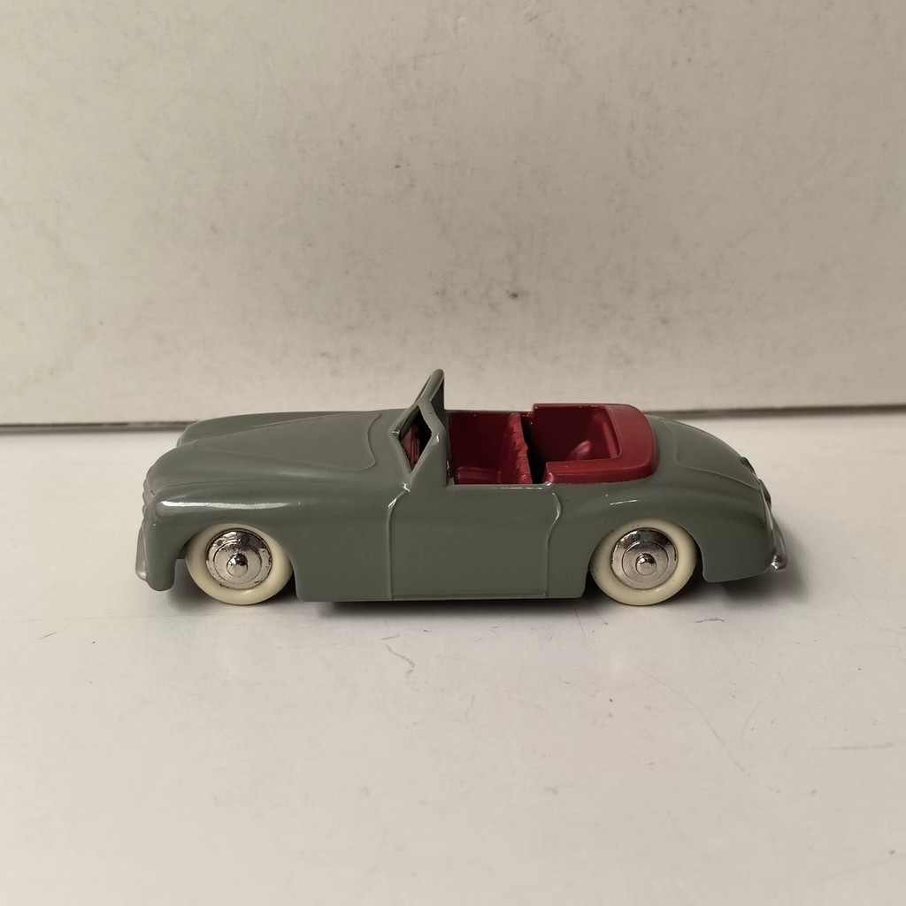 [คลังสินค้าพร้อม 1 ชิ้น] DINKY ของเล่น 1/43 SIMCA 8 SPORT 24S รถโบราณรุ่น Body Alloy Chassis ดีบุกวั