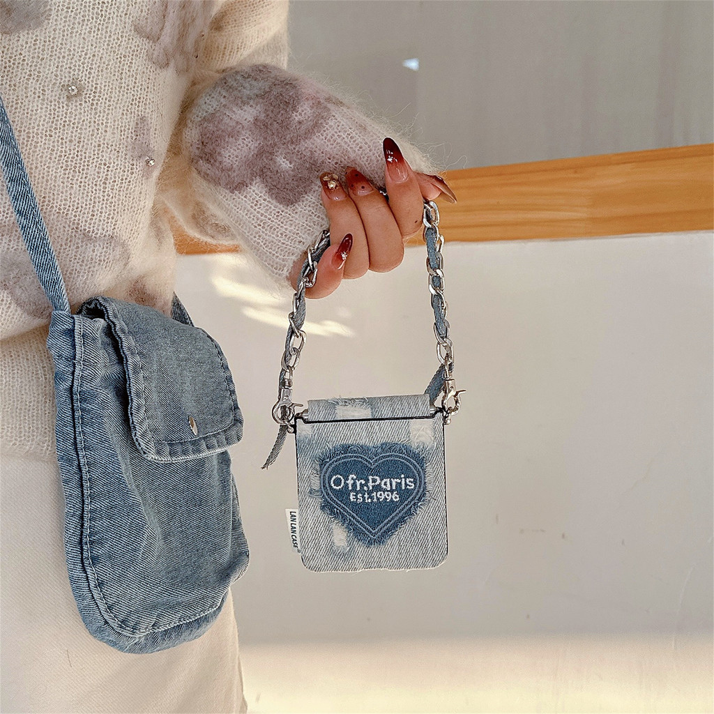 เกาหลี Y2K Demin Love Heart Blue เคสโทรศัพท์พร้อม Protable Chain สําหรับ Samsung Galaxy Z Flip 7 6 Z Flip6 ZFlip 5 Zflip6 Zflip7 กันกระแทกปกหลัง