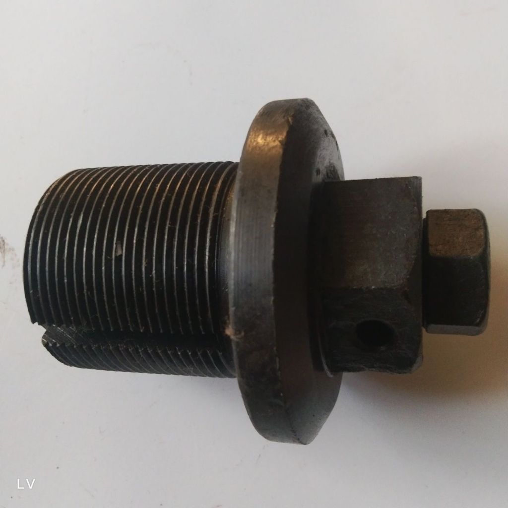 สกรูล็อครถแทร็กสำหรับรถดันดินรุ่น 1002/1202/CA802/CA702/CA902