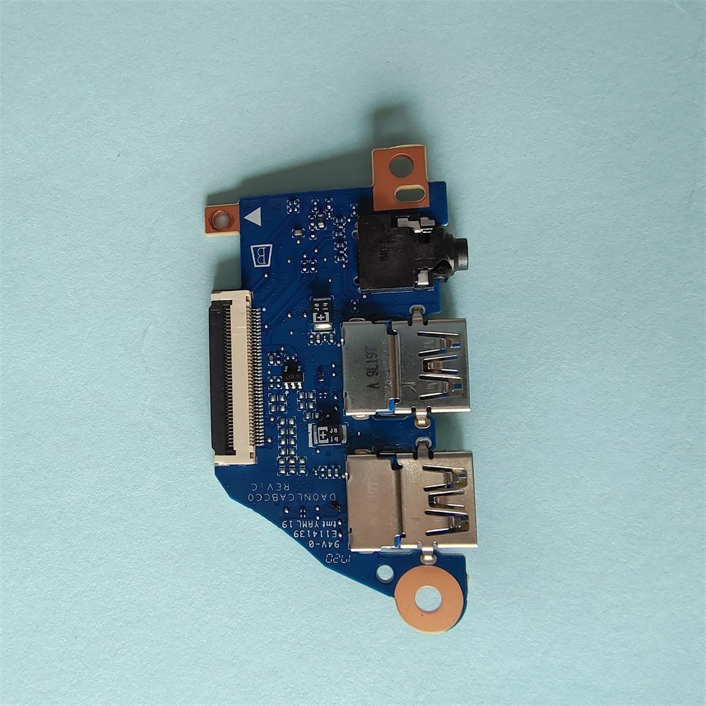 แผง USB แผงเสียง พร้อมช่องหูฟังและพอร์ต USB สำหรับ ThundeRobot 911 Pro DA0NLCABCC0