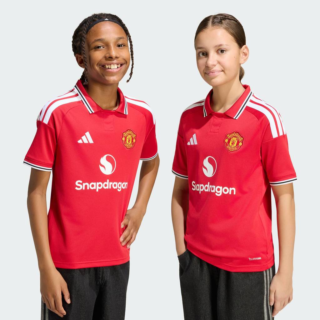 adidas ฟุตบอล เสื้อฟุตบอลชุดเหย้า Manchester United 26/27 สำหรับเด็ก เด็ก สีแดง KC4796