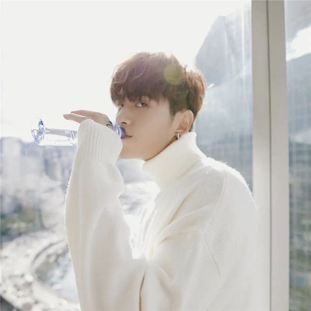 เสื้อ sweater สเวสเตอร์ เสื้อสเวตเตอร์คอเต่าสำหรับผู้ชายเสื้อสเวตเตอร์ตัวในแนววินเทจทรงหลวมหนาพิเศษส