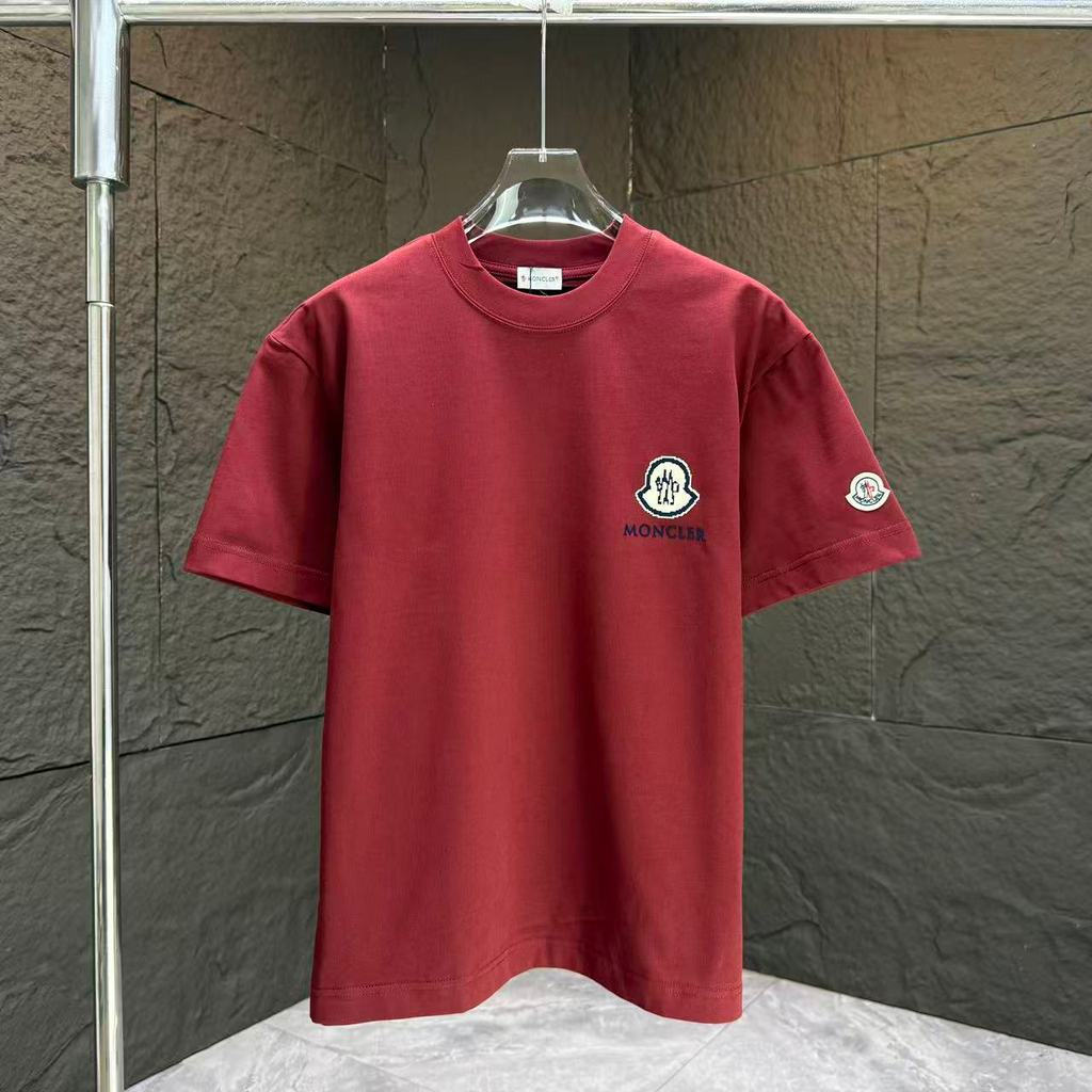 Moncler2026 Moncler 2026 คลาสสิกรอบคอแขนสั้นเสื้อยืดผู้ชายผู้หญิงแสงหรูหราสบายๆกีฬาขนาดใหญ่ 2-Line C