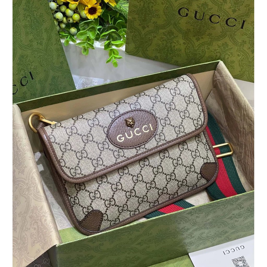 กระเป๋าสะพายข้าง GUCCI ลายหัวเสือ สำหรับทั้งชายและหญิง ทำจากวัสดุ PVC Leather สไตล์หรูหรา