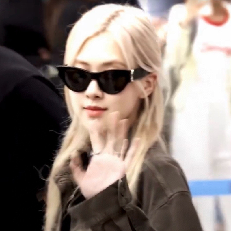 MVJI SL #M94 แว่นกันแดดสีดำ สามารถแมทช์ได้หลากหลาย สไตล์สตรีทสำหรับผู้หญิงและผู้ชายขณะขับรถ