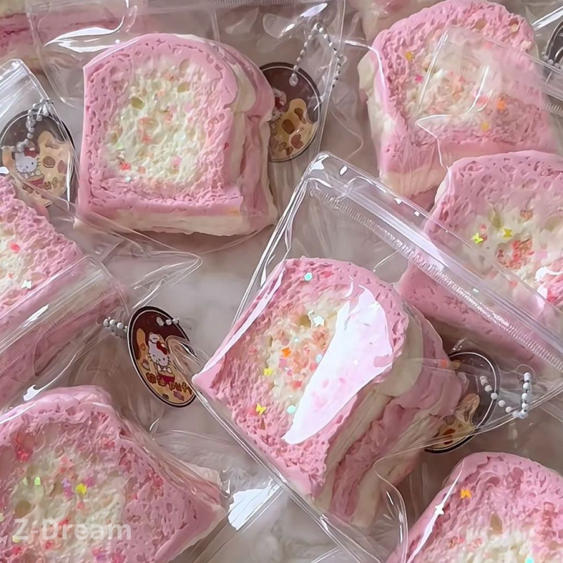 ของเล่นบีบอัด หยิก ขนมปังปิ้งโฮมเมดที่ทําด้วยมือ รีบาวด์ช้า