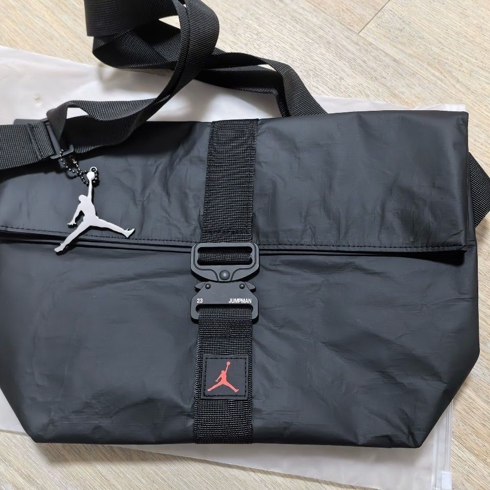 Nike/AJ Airman Member Gift Sports Leisure Fitness Cycling Shoulder Messenger Bag สีดํา BG011-010Bzy2