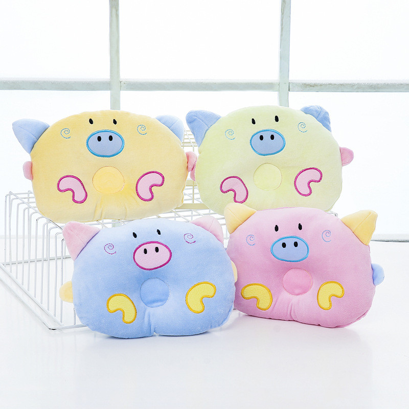 กํามะหยี่ทารกแรกเกิดจัดแต่งทรงผมหมอนการ์ตูนปักหมอนเด็ก Anti-bias Piggy หมอนสแตนด์บาย ZOAR