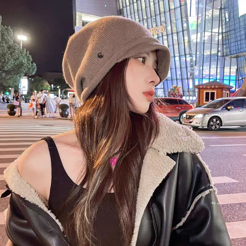 หมวกปีกสั้นสำหรับผู้หญิง สร้างความอบอุ่นในฤดูใบไม้ร่วงและฤดูหนาว หลายขนาดสำหรับคนที่มีขนาดศีรษะใหญ่ ถักจากขนสัตว์