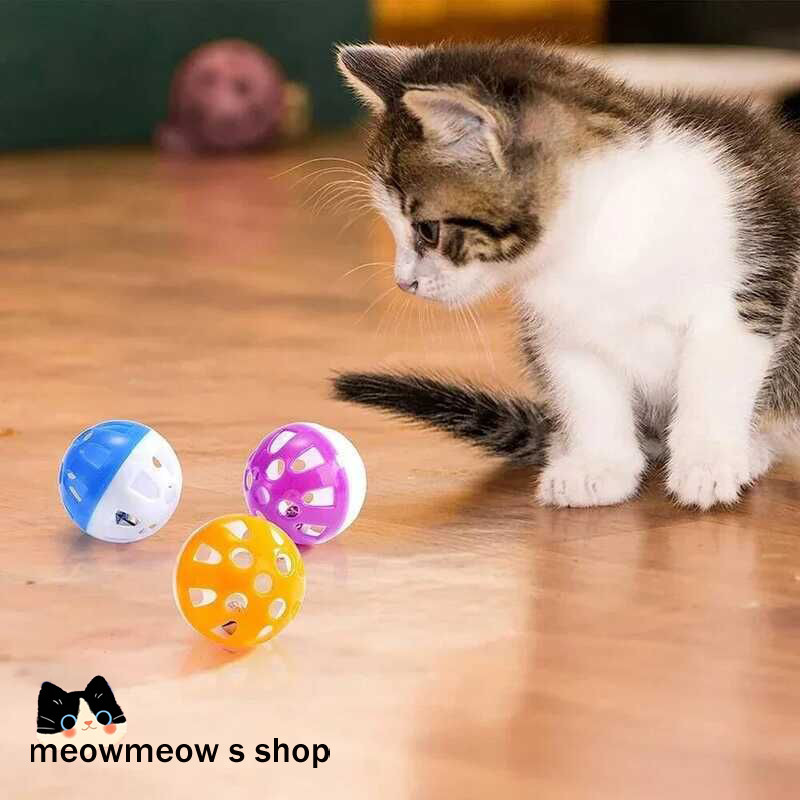 ⚡ ส่งของเร็ว 🔔 กลิ้งได้เอง แก้เบื่อ ลูกบอลโปร่งล่อแมว ของเล่นแมว 🐱 ลูกบอลมีเสียงกระดิ่ง ลูกบอลของเล่นแมวแบบกลิ้งได้