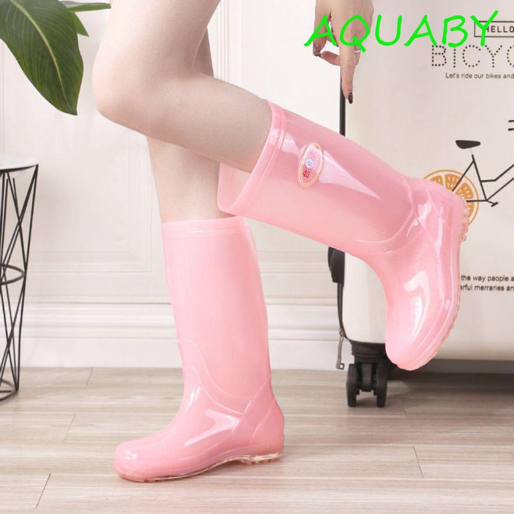 AQUABY รองเท้ากันฝนผู้หญิงแฟชั่นพื้นหนาตัวอักษรกันลื่น ใสกลางน่อง กันน้ํา Galoshes Rainy Season