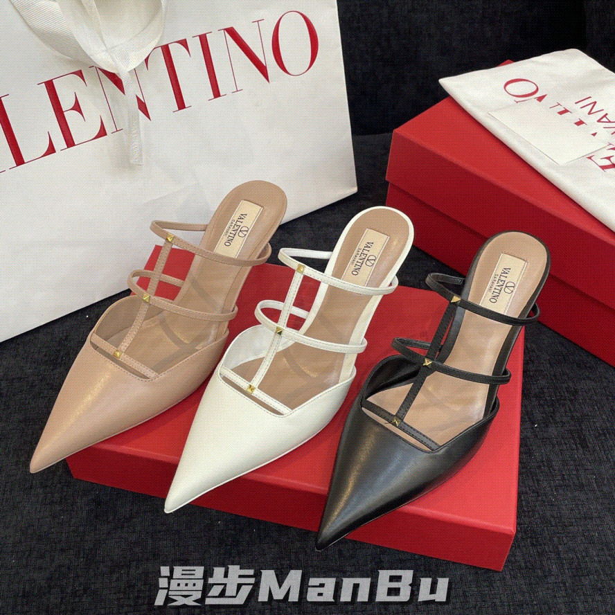 [1: 1พัฒนา] Valentino Valentino Valentino Pointed Thin Strap Muller รองเท้าแตะครึ่งรองเท้าแตะส้นสูง 