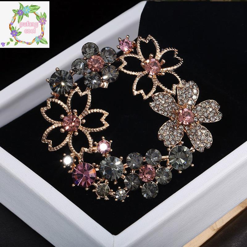PUCOOL เข็มกลัดดอกไม้คริสตัล Rhinestone สไตล์หรูหรา เพิ่มเสน่ห์ให้เสื้อผ้า เหมาะทำของขวัญให้เธอ