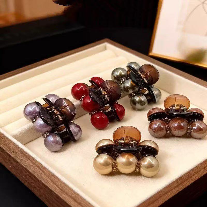2025 Small Half-Tie Retro Bead Clamp หญิง High-End Back Head Clamp อารมณ์ Shark Clamp Headdress