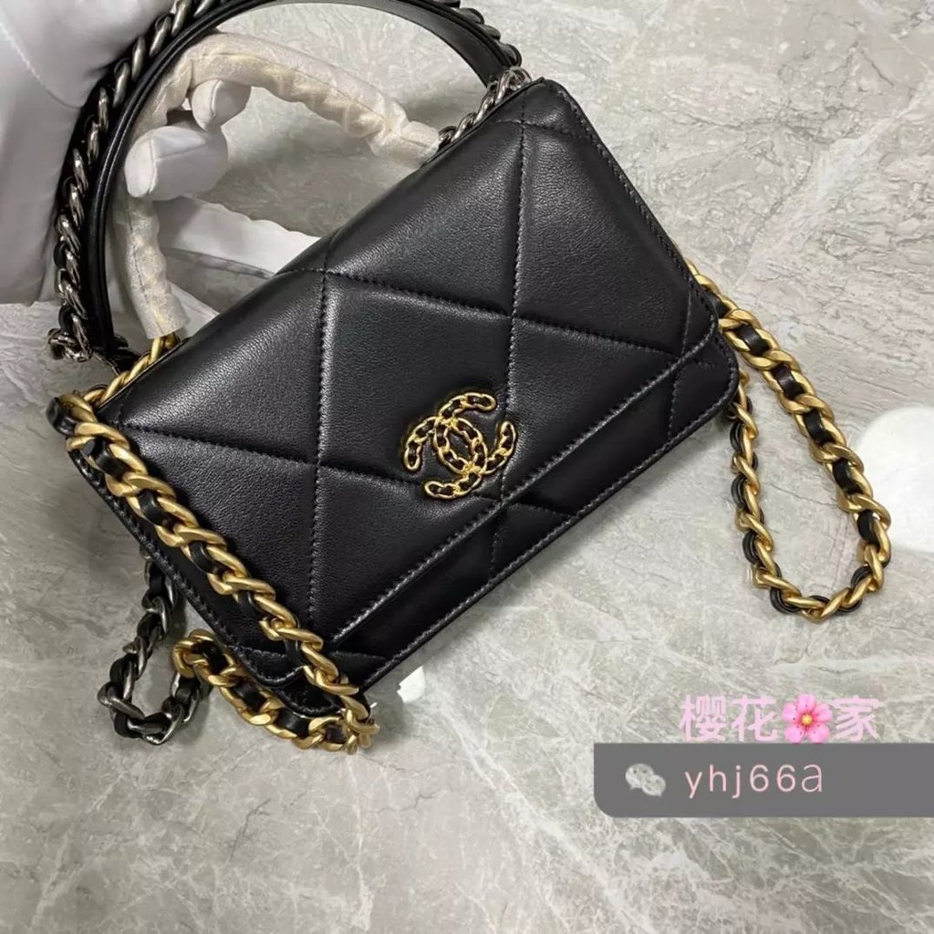 [Channel Goods] Channel Classic 19 Series woc Fortune Bag Handbag Black Gold Chain Portable Messenge