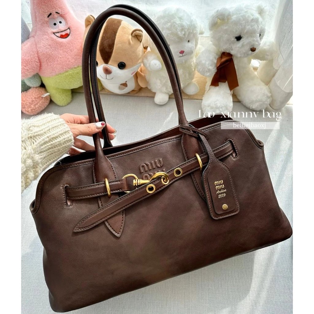 กระเป๋า Tote Miumi สไตล์แนวนอน หนังสีโอ๊ค Suede Heather ความจุขนาดใหญ่