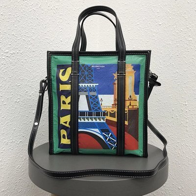 Paris Balenciaga Bazar รูปแบบใหม่ ผสมผสานกราฟฟิตีและลายมือจำนวนมาก