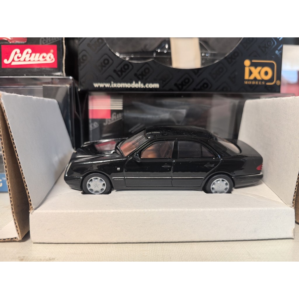 Herpa Herpa Benz W210 E-Class Car Model 1: 43 Material: Alloy Coloring: Coloring Good Left Rash Very