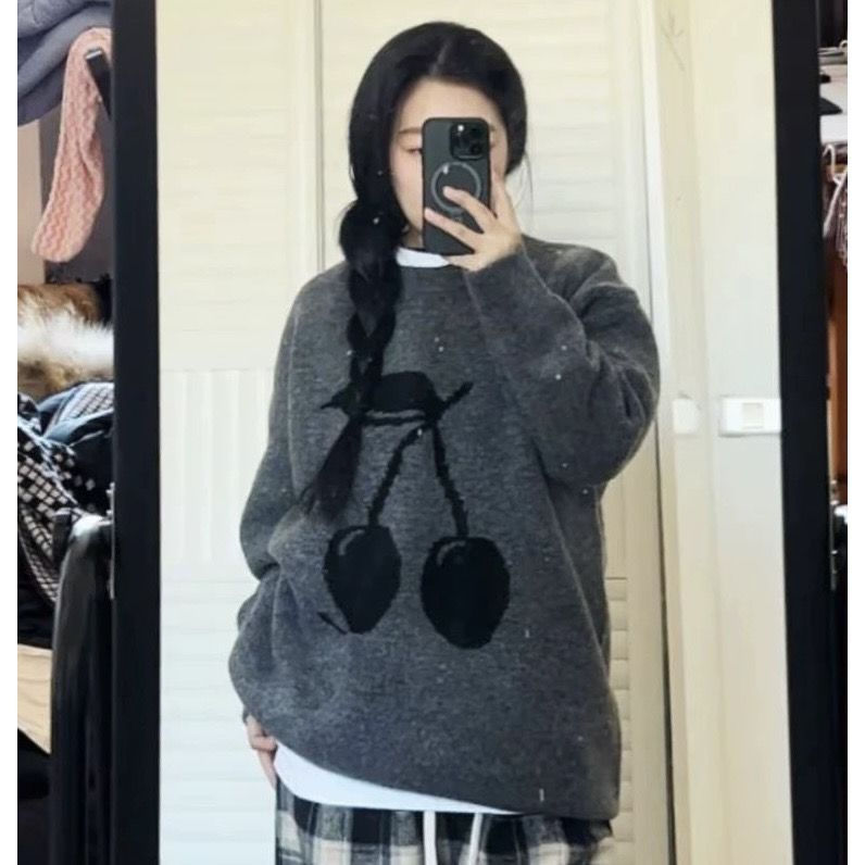 IPBI 1mmi Seahorse Hair Cherry Jacquard ถักรอบคอคู่เสื้อกันหนาวผู้หญิง