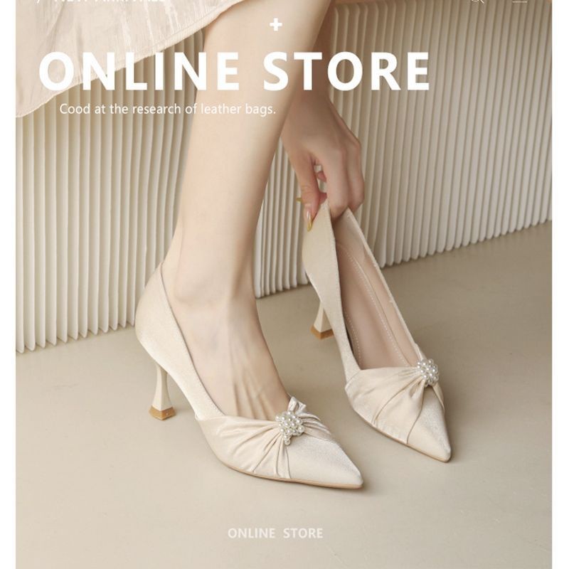 FB9 O.RIYA// รองเท้าส้นสูงสีขาวผู้หญิง 2022 สไตล์ใหม่ Niche Temperament Design Stiletto Pointed รองเ