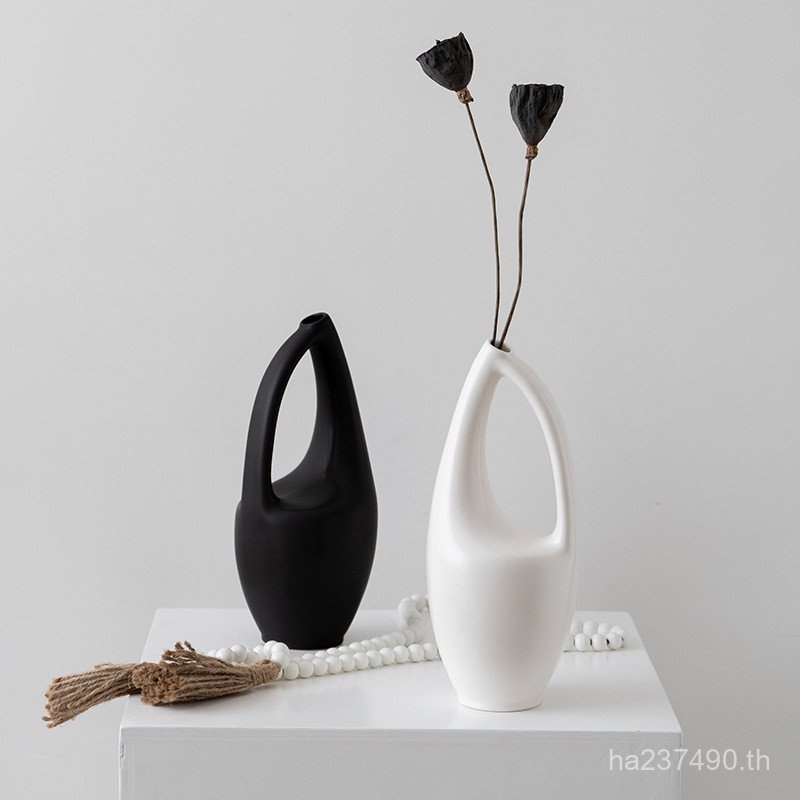 ตกแต่งตกแต่งนุ่มตกแต่งบ้านที่ทันสมัยตู้ไวน์สร้างสรรค์ตู้ทีวีงานฝีมือการจัดดอกไม้ห้องพักศิลปะสีขาวB &