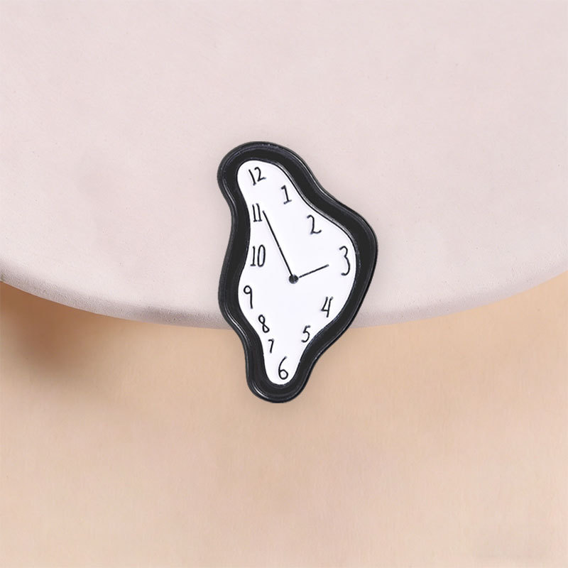 อินเทรนด์ละลายนาฬิกาเคลือบ Pin Cool Surrealist Art เข็มกลัดสําหรับสไตล์ Streetwear และชุด Minimalist ที่ไม่ซ้ําใคร