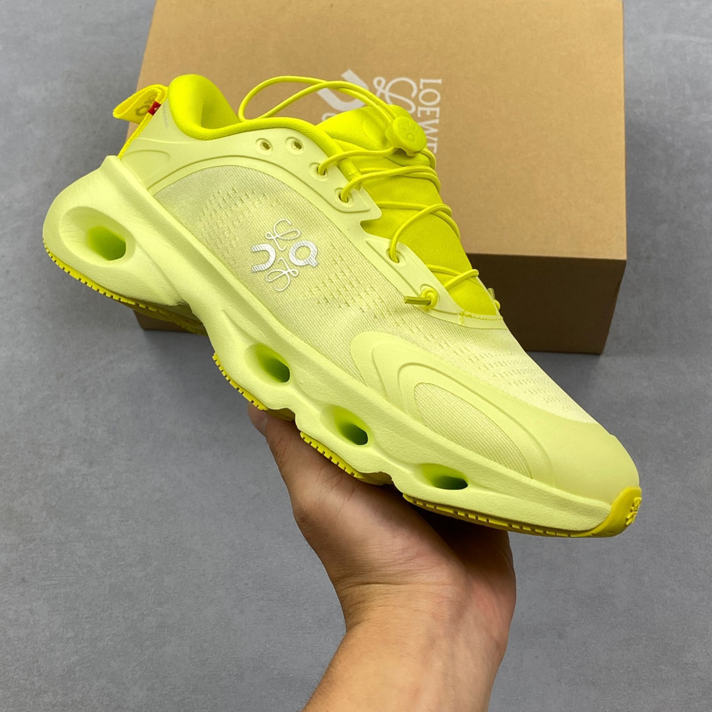 Cloud Wings Ni-E On Cloud Solo รองเท้าวิ่งสำหรับทั้งผู้ชายและผู้หญิง สบายและระบายอากาศดี MV8Y